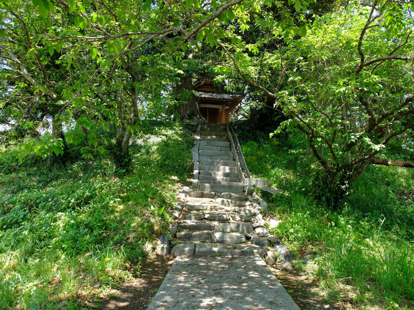 築山古墳後円部