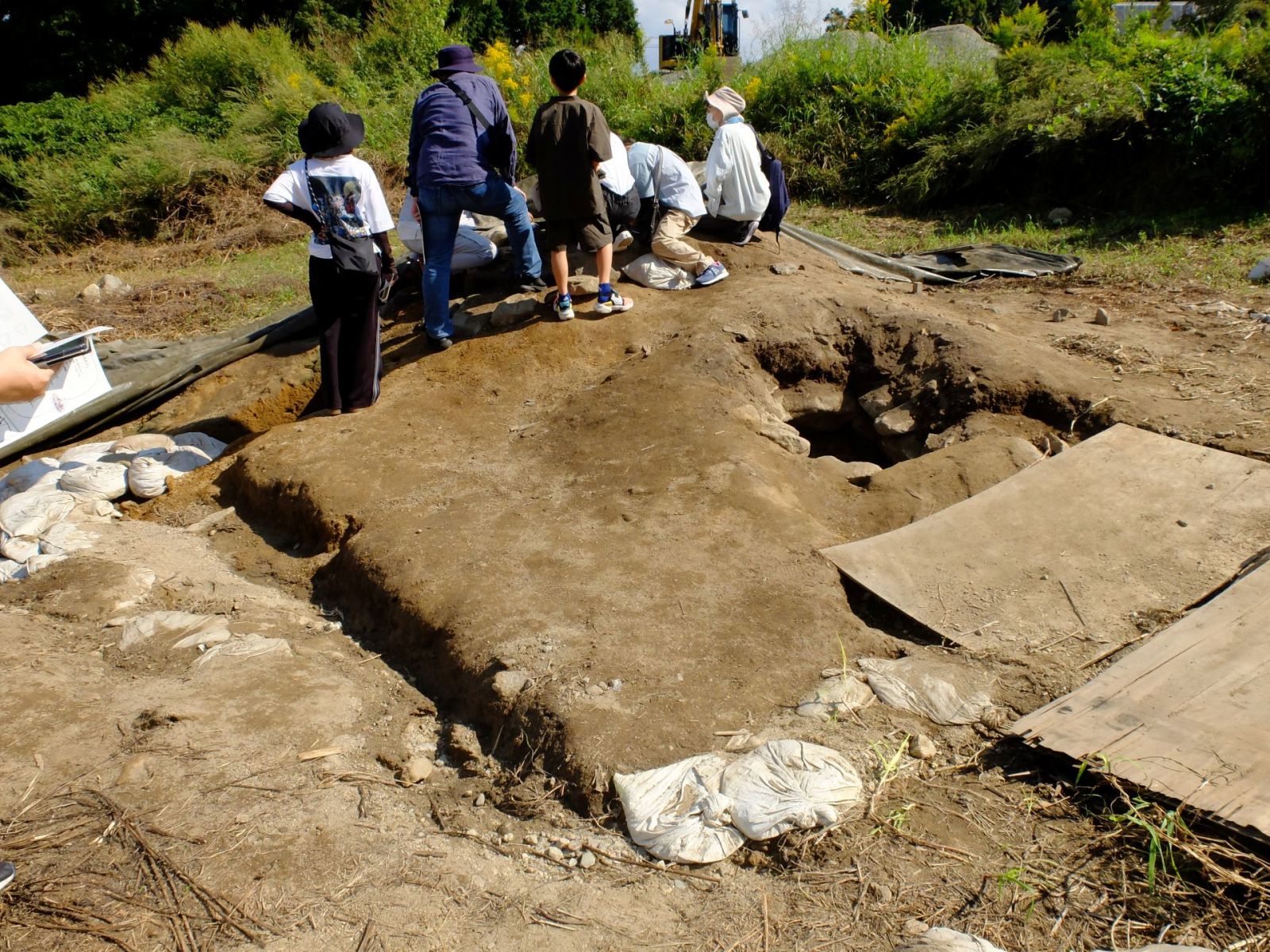 人だかりが玄室天井部