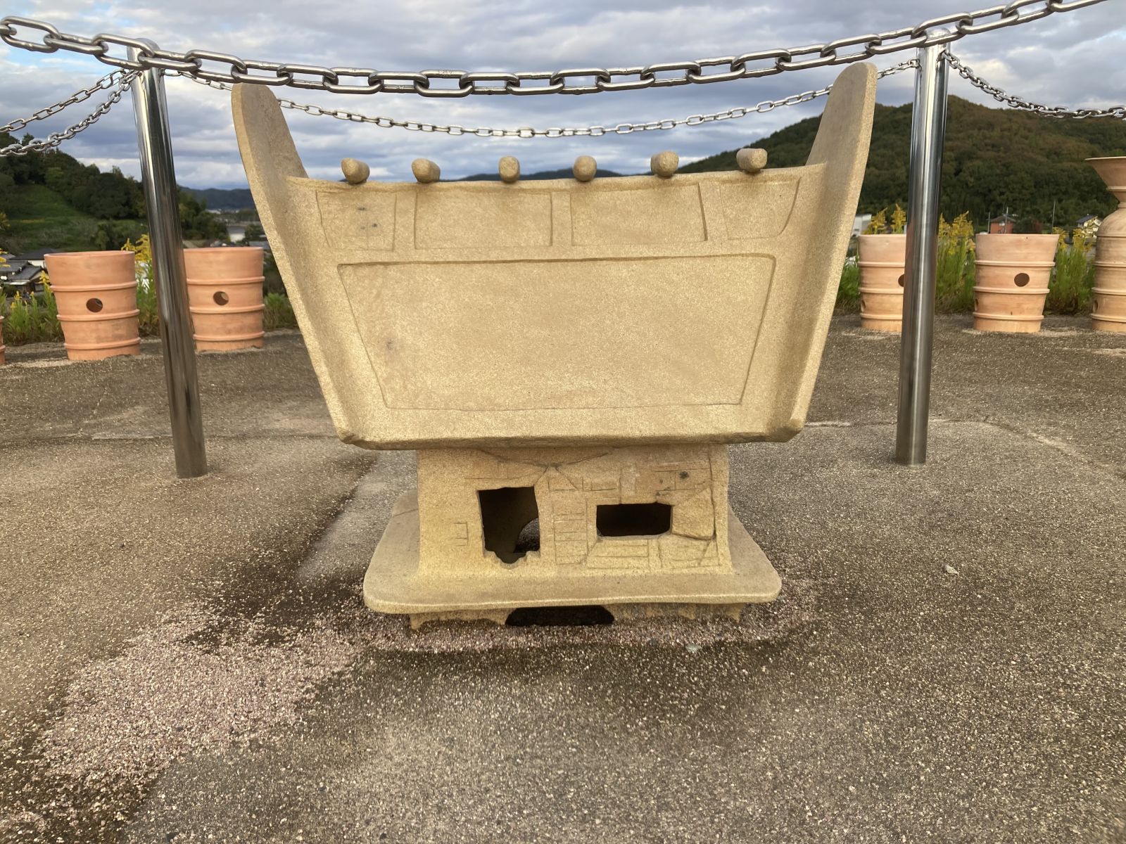 墳頂に置かれた家形埴輪