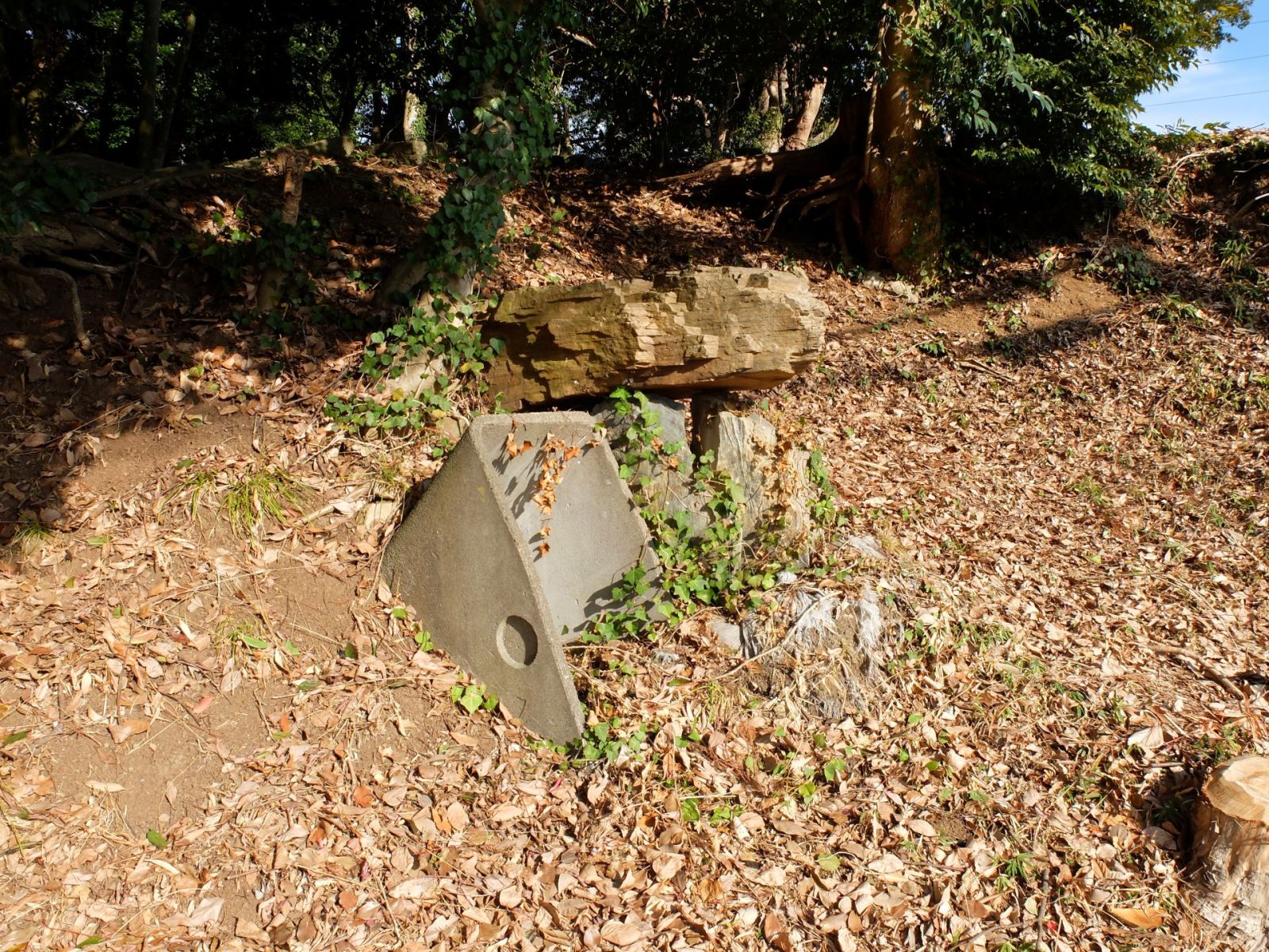 石室(埋め戻し)