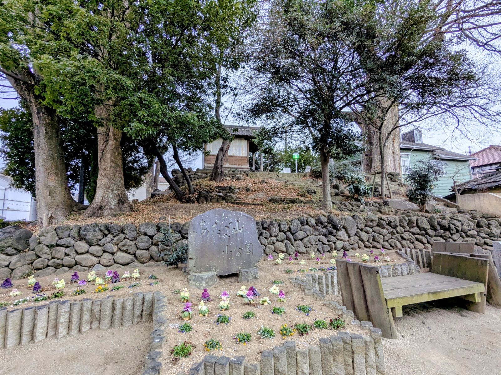 北方向から見た墳丘