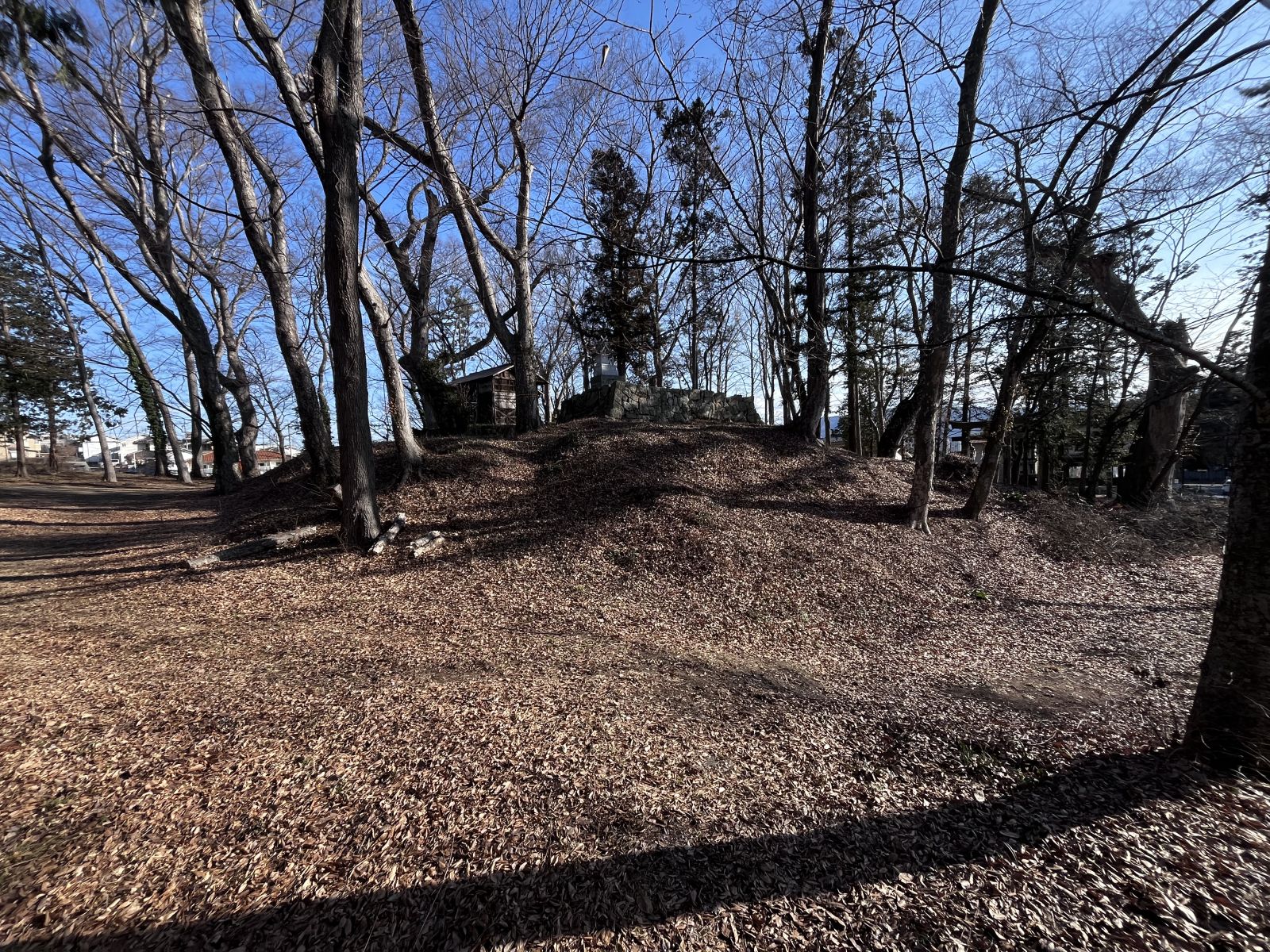 前方部北西より